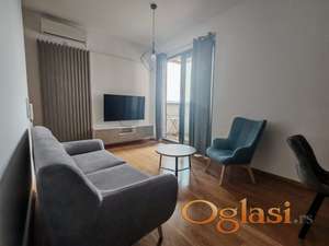 CENTAR, 52 m2, LUX STAN + GARAŽA (šifra: 9101237)